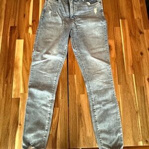 Abercrombie & Fitch Women's Distressed Skinny Jeans